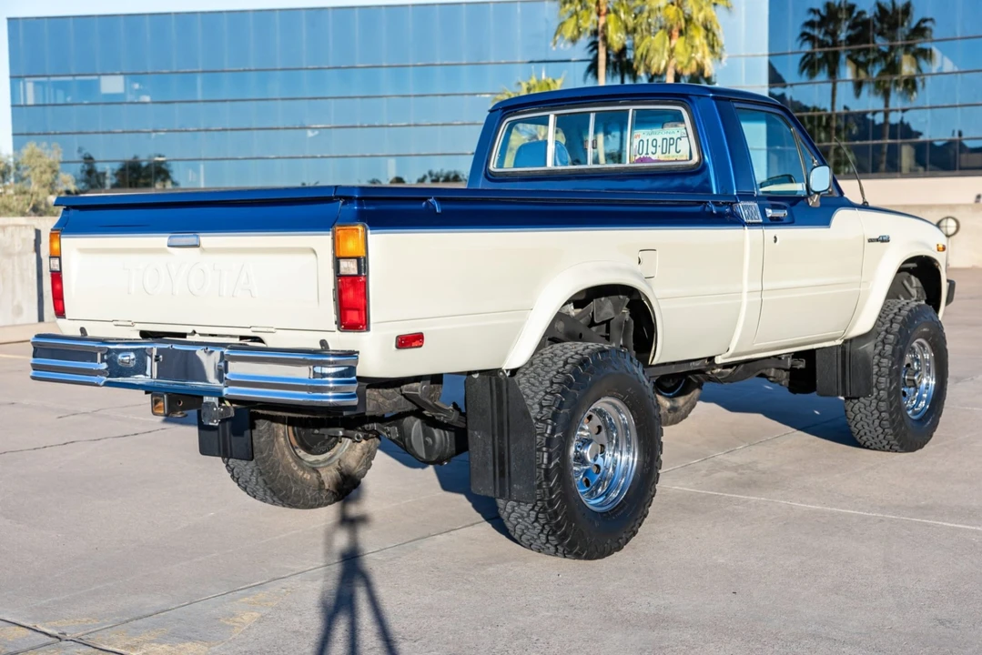1982 Toyota Hilux 3rd Gen - Image 2 of 9