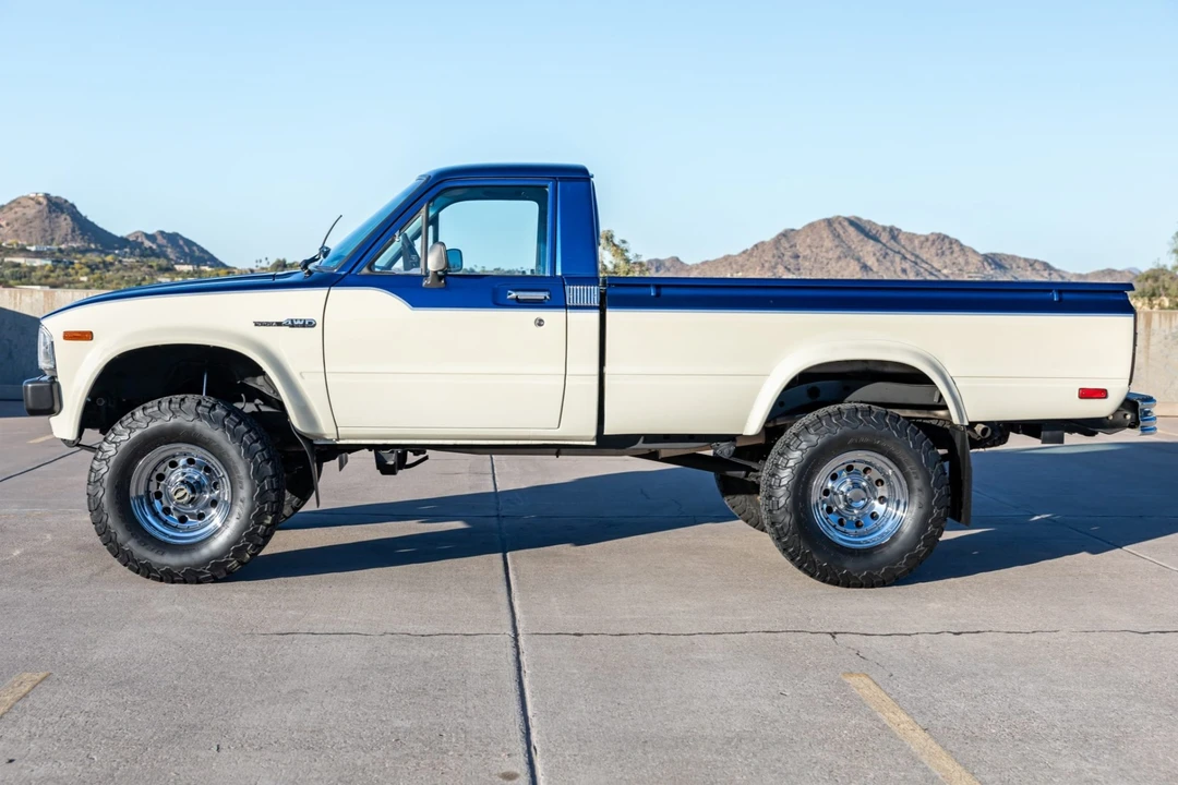 1982 Toyota Hilux 3rd Gen - Image 3 of 9