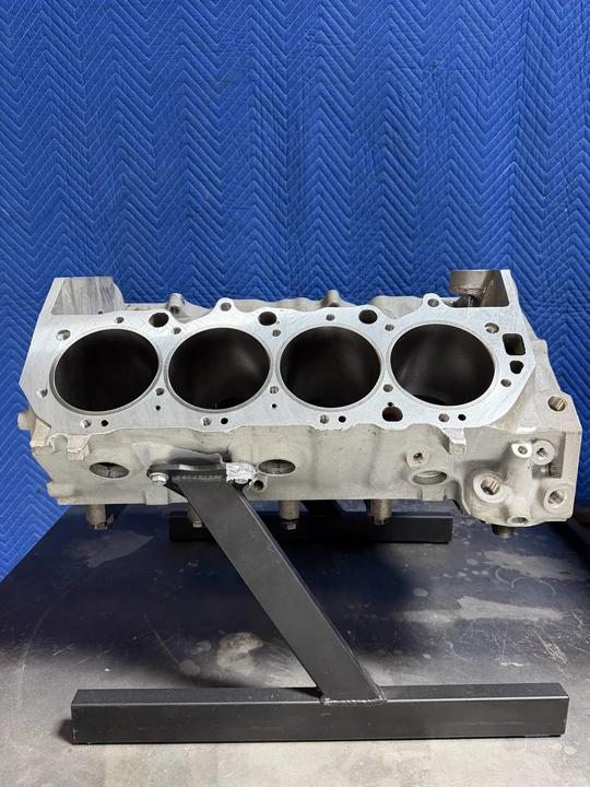 Parts & Memorabilia Engines - Image 14 of 31