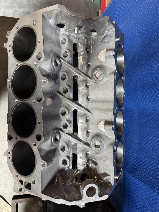 Parts & Memorabilia Engines - Image 19 of 31