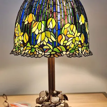 Tiffany Studios Reproduction Descending Lotus Table Lamp with Bronze Base