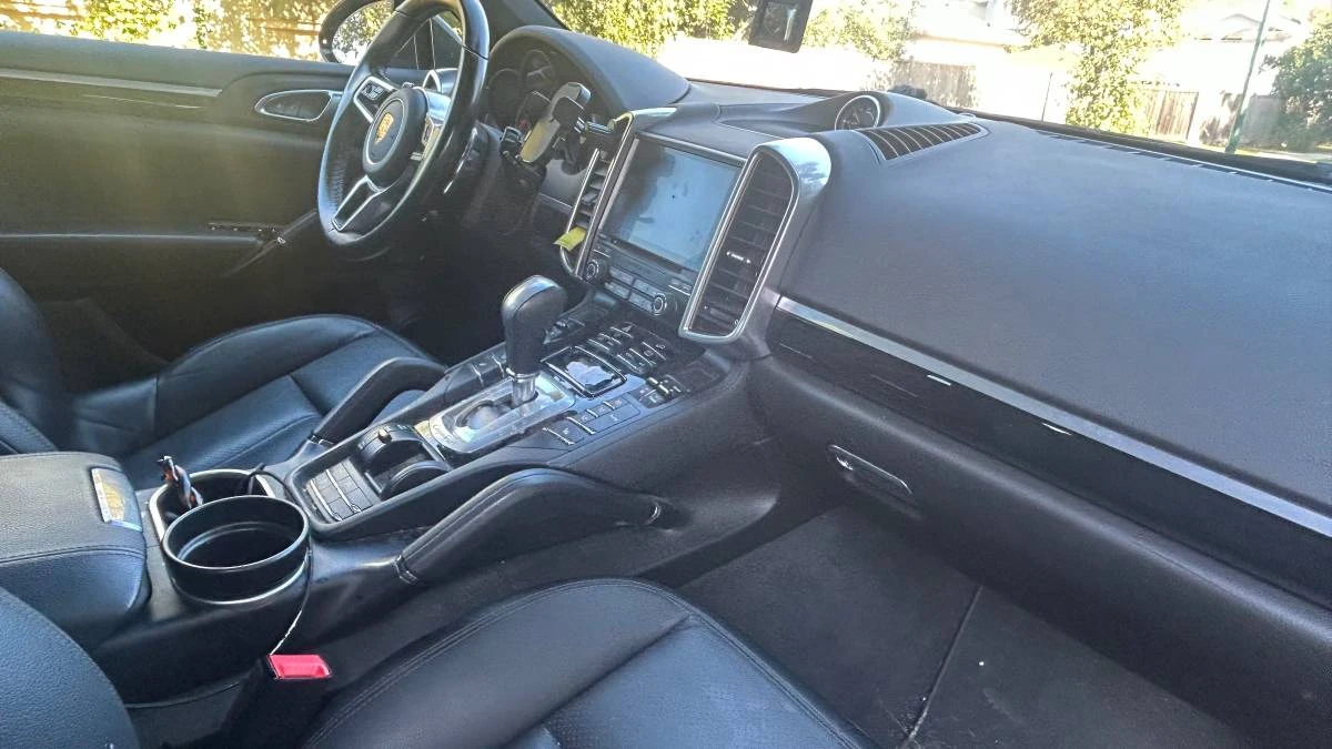 2016 Porsche 958 Cayenne - Image 2 of 3