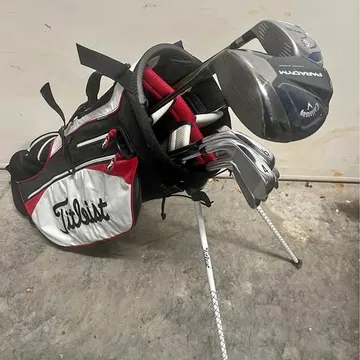 Titleist T300 Irons, Paradym Driver, Vokey and MG4 Wedges, Scotty Cameron - 14 Club Set
