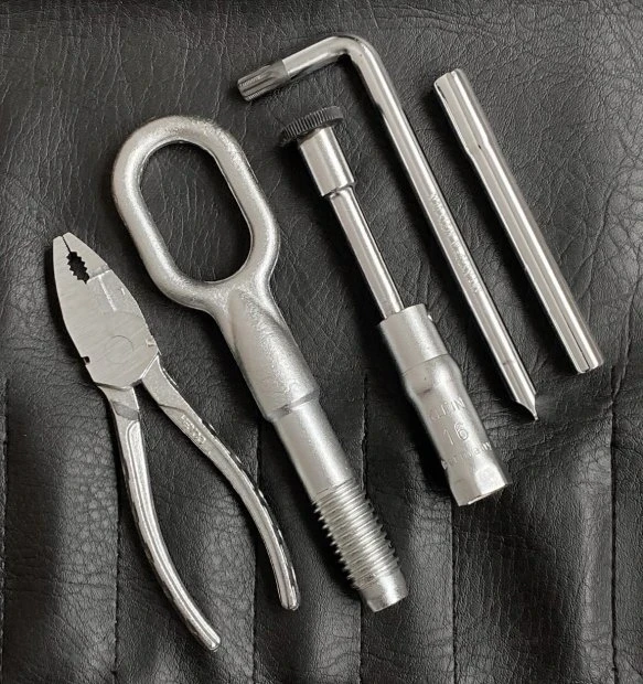 Parts & Memorabilia Tools - Image 3 of 3