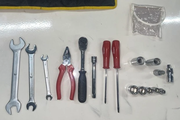Parts & Memorabilia Tools - Image 3 of 3