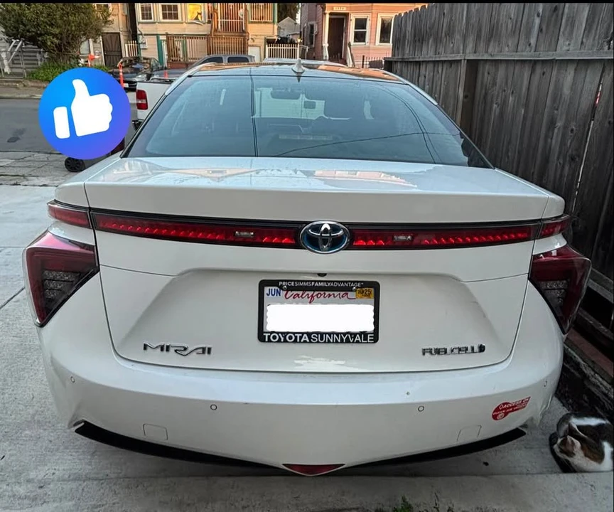 2017 Toyota Mirai - Image 4 of 4