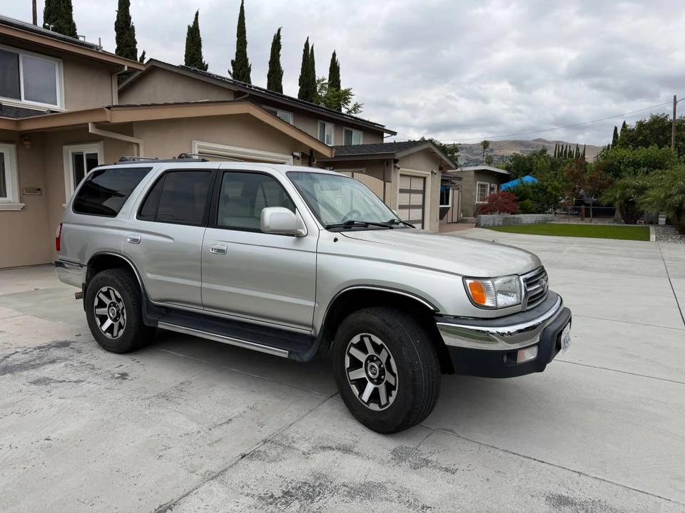 2000 Toyota 4Runner 3rd Gen - Image 2 of 11