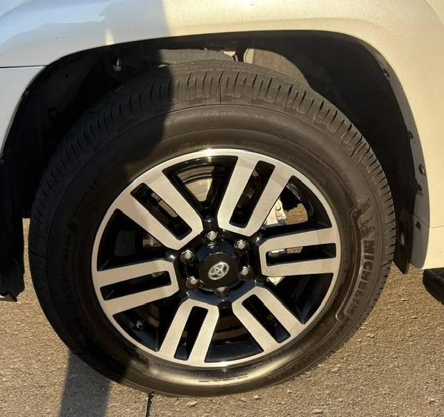 2015 Toyota 4Runner 5th Gen - Image 5 of 12