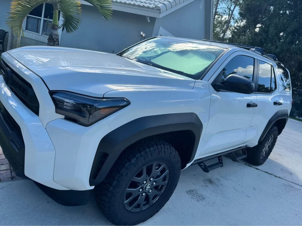 2025 Toyota 4Runner 6th Gen - Image 4 of 10