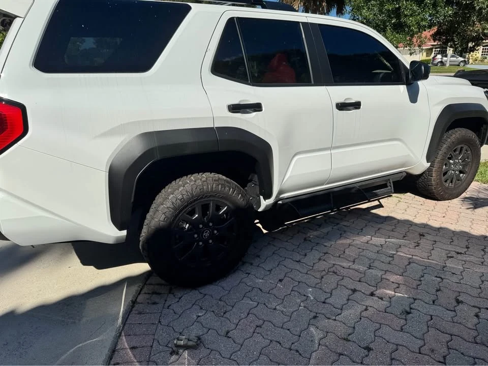 2025 Toyota 4Runner 6th Gen - Image 7 of 10