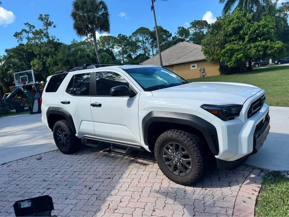 2025 Toyota 4Runner 6th Gen - Image 2 of 10