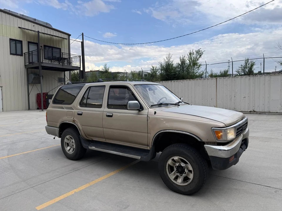1994 Toyota 4Runner 2nd Gen - Image 2 of 9
