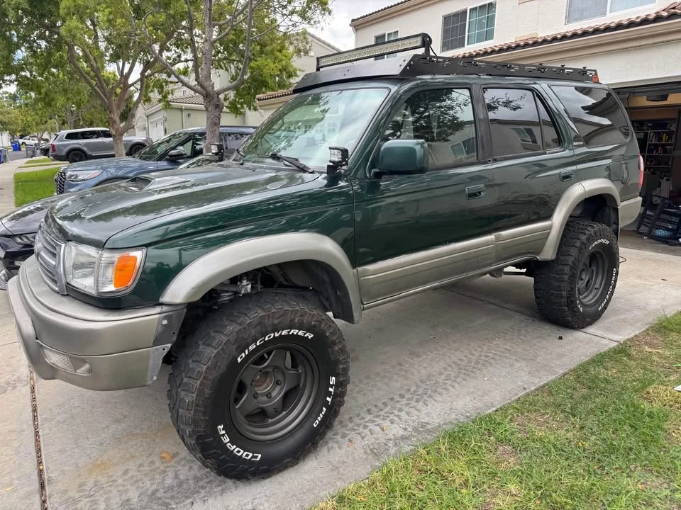 Toyota 4Runner - Image 4 of 9