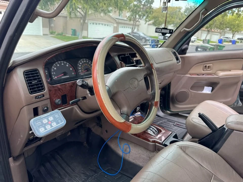 Toyota 4Runner - Image 6 of 9