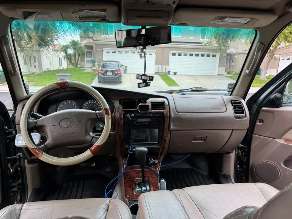 Toyota 4Runner - Image 5 of 9