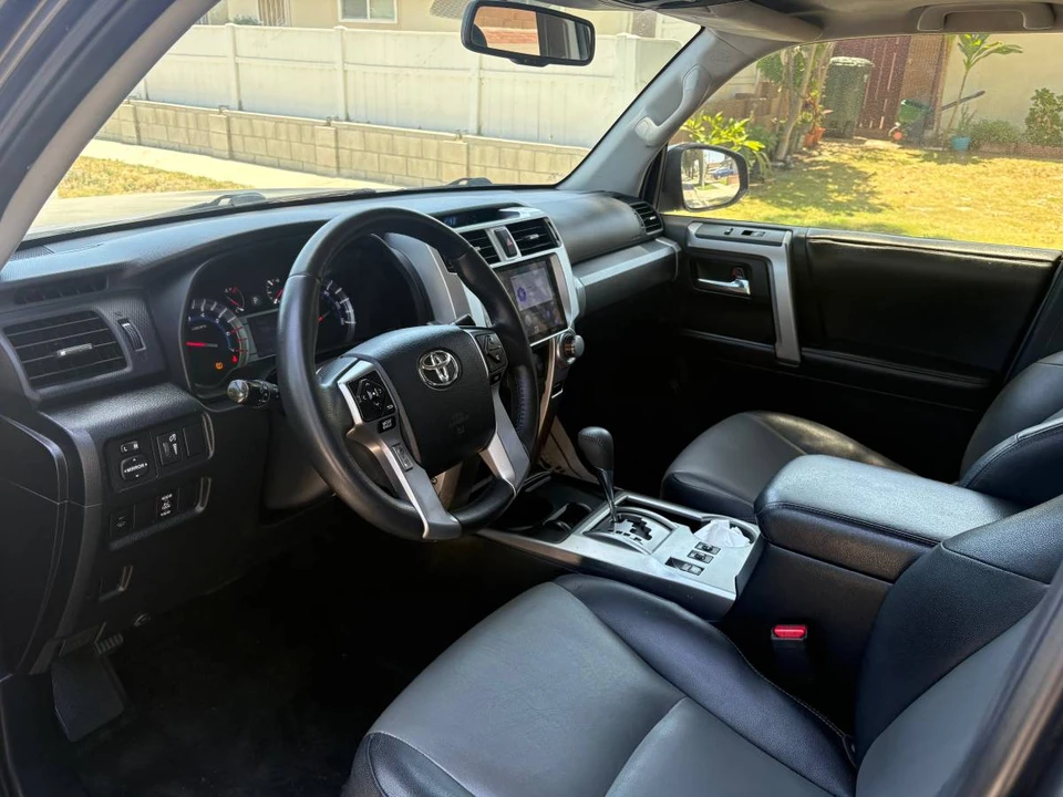 2014 Toyota 4Runner 5th Gen - Image 5 of 7