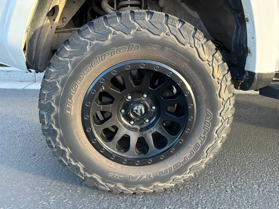 2015 Toyota 4Runner 5th Gen - Image 7 of 13