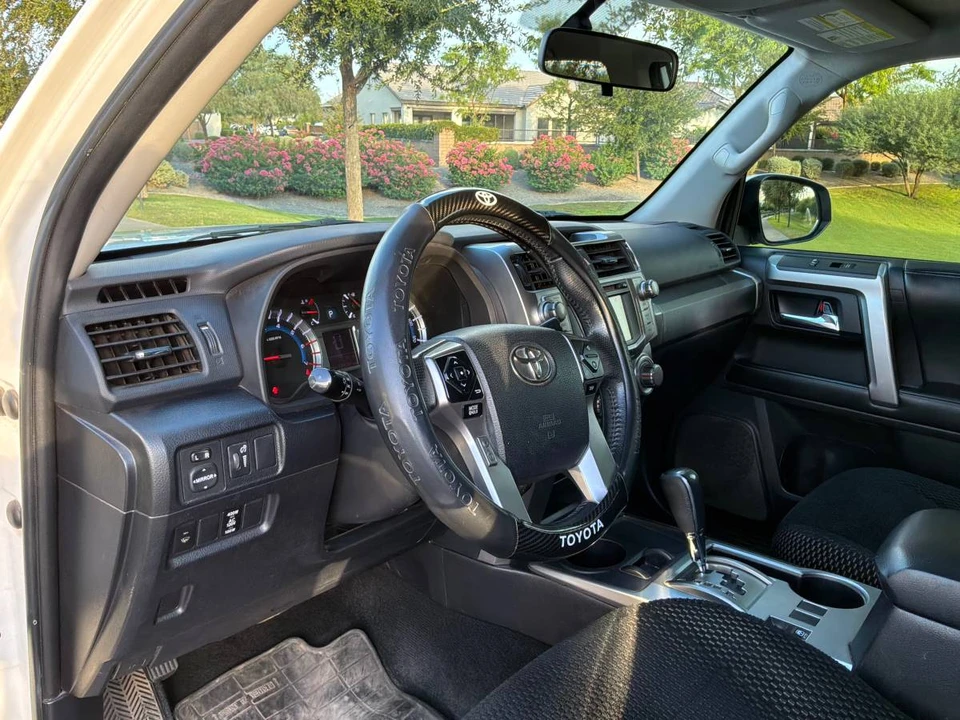 2015 Toyota 4Runner 5th Gen - Image 8 of 13