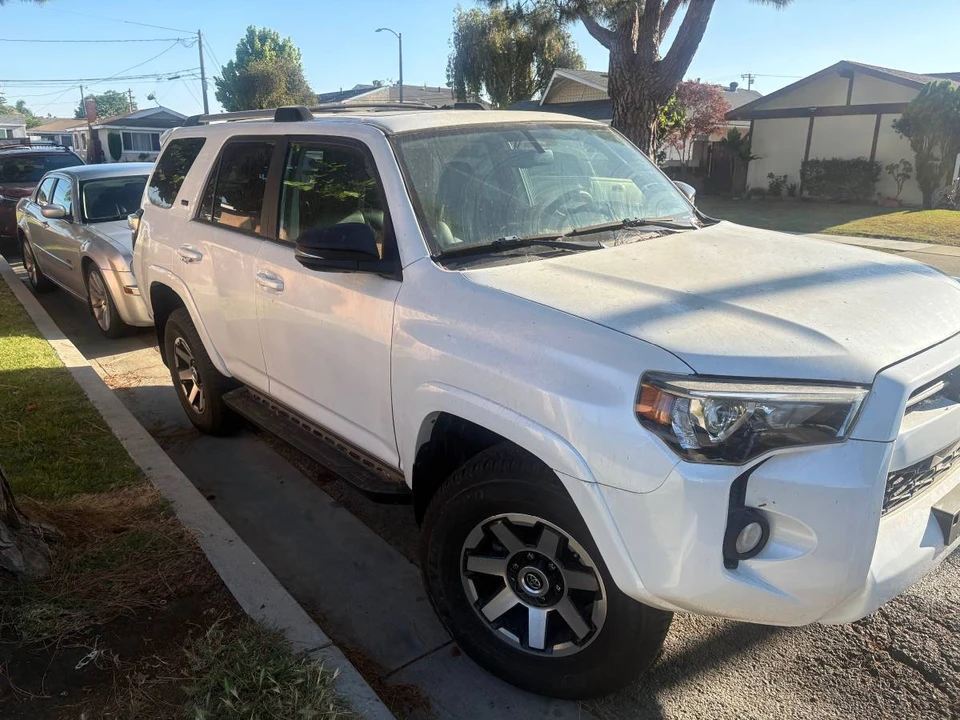 2020 Toyota 4Runner 5th Gen - Image 6 of 11