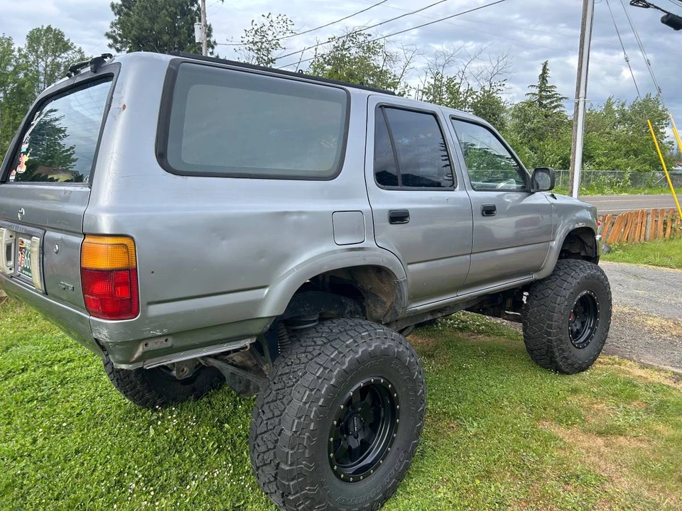 1994 Toyota 4Runner 2nd Gen - Image 9 of 10