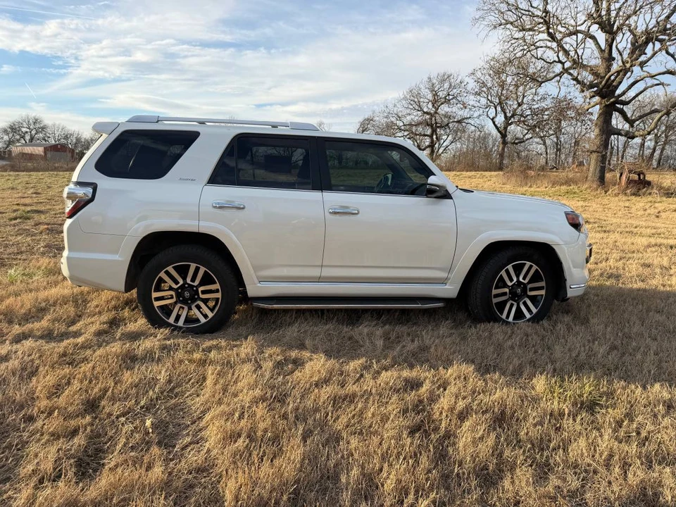 2017 Toyota 4Runner 5th Gen - Image 2 of 9