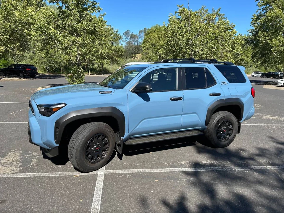 2025 Toyota 4Runner 6th Gen - Image 8 of 9