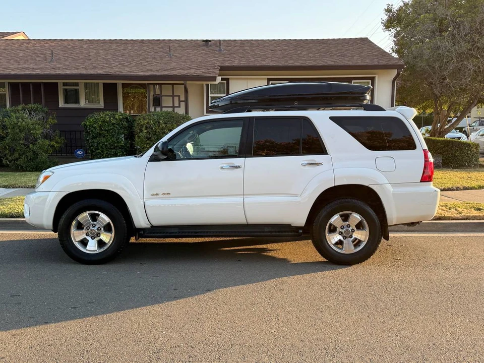 2007 Toyota 4Runner - Image 2 of 10