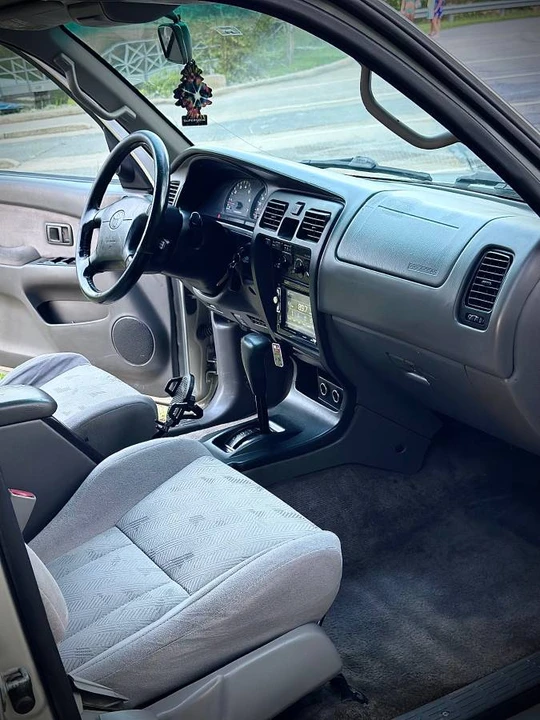 2002 Toyota 4Runner 3rd Gen - Image 7 of 10