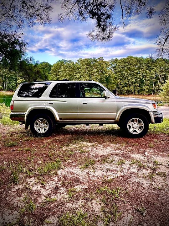 2002 Toyota 4Runner 3rd Gen - Image 2 of 10