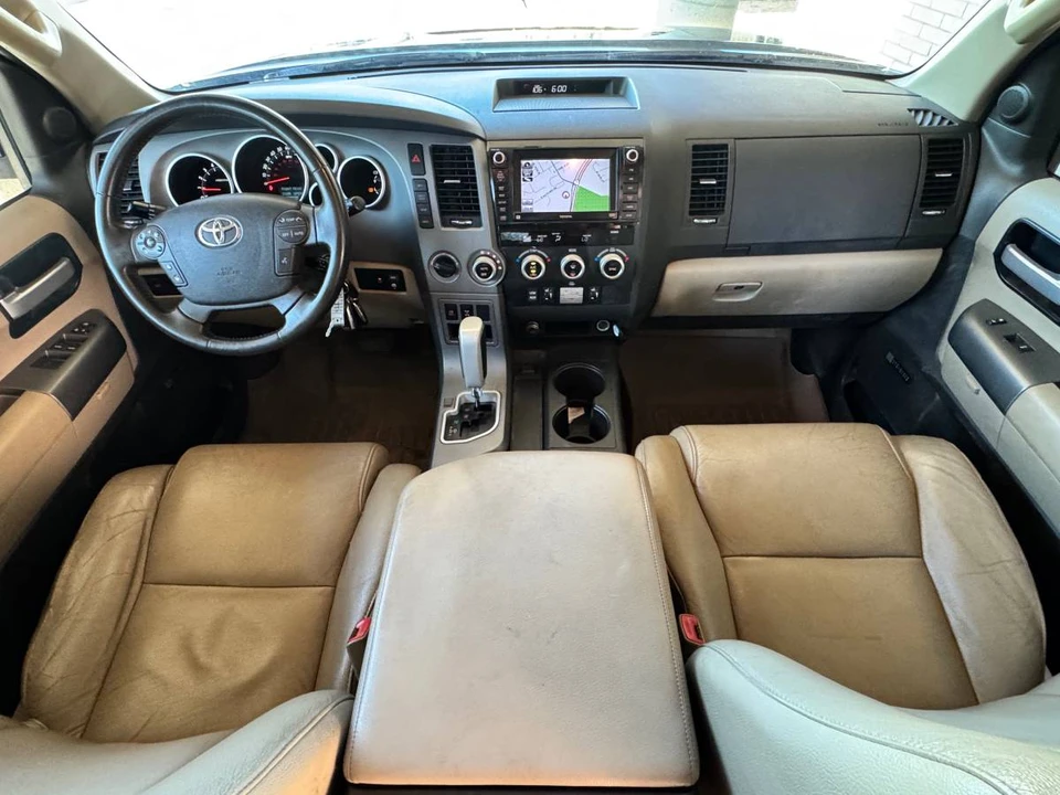 2011 Toyota Sequoia 2nd Gen - Image 10 of 16