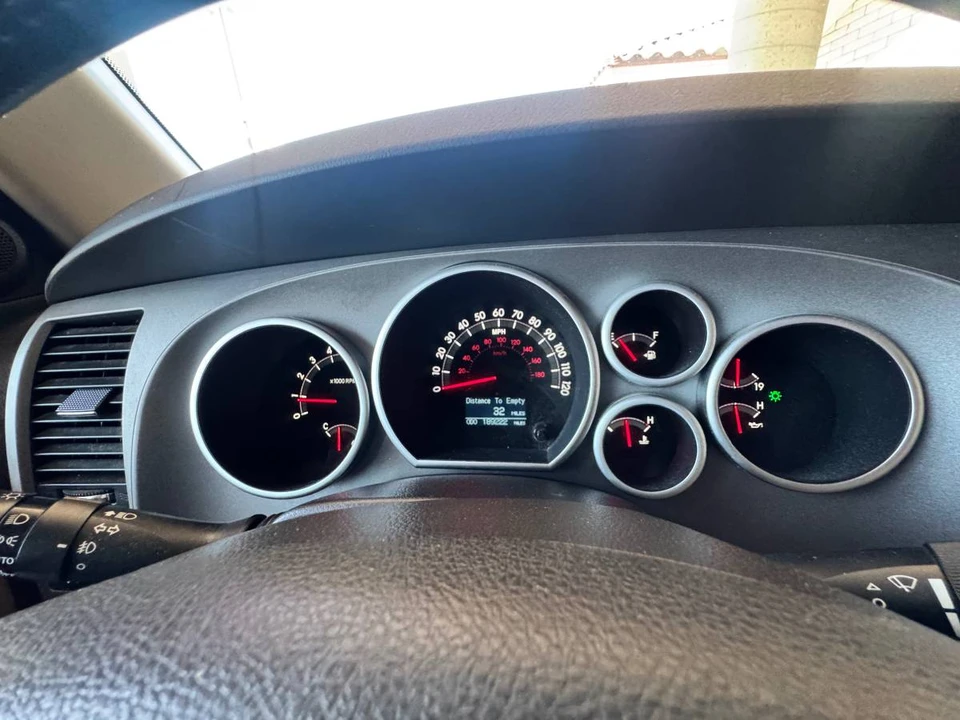 2011 Toyota Sequoia 2nd Gen - Image 6 of 16