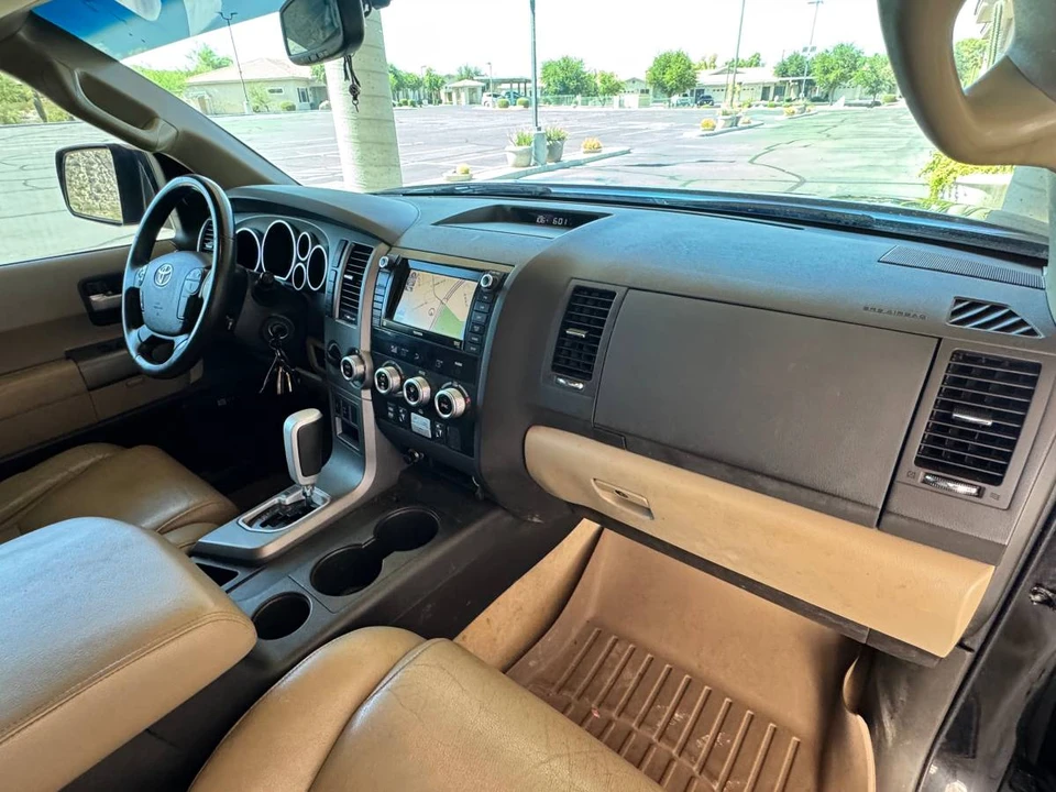 2011 Toyota Sequoia 2nd Gen - Image 9 of 16