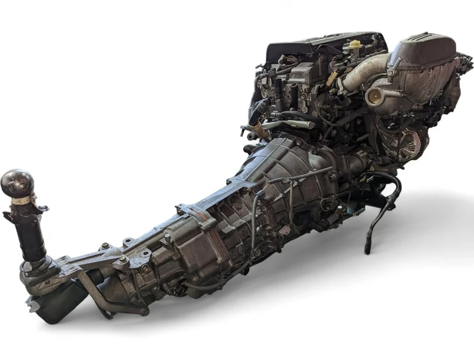 Parts & Memorabilia Engines - Image 5 of 10