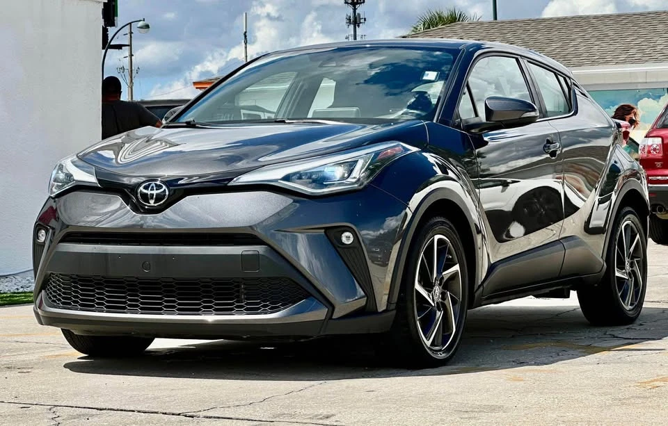2022 Toyota C-HR - Image 2 of 8