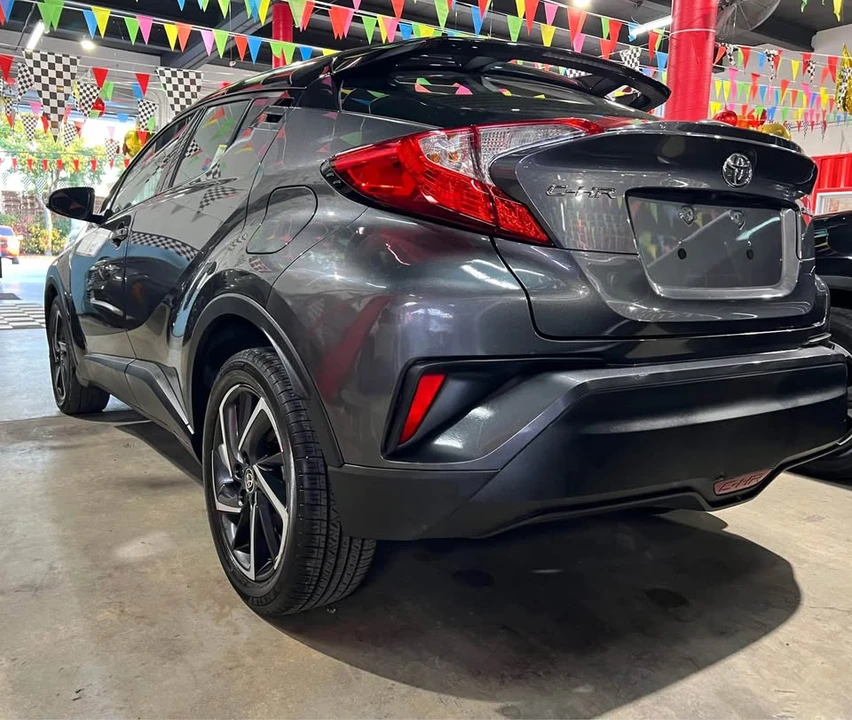 2022 Toyota C-HR - Image 4 of 9