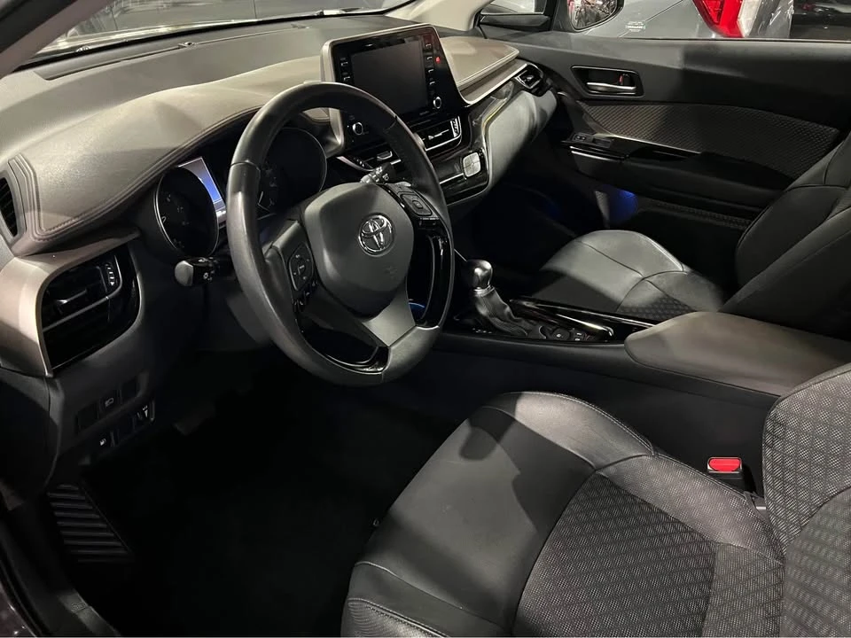 2022 Toyota C-HR - Image 5 of 9