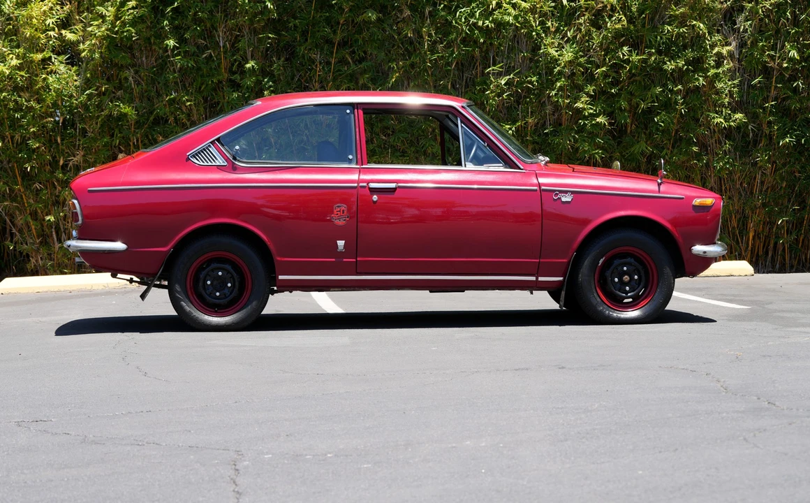 Toyota Corolla - Image 10 of 31