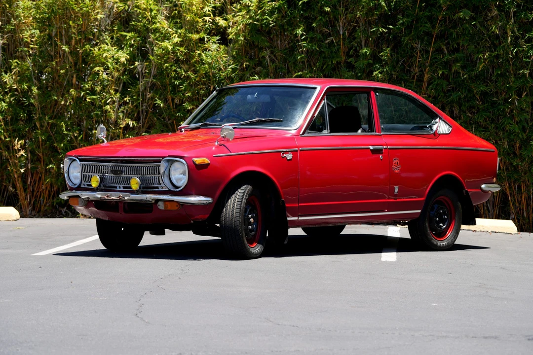 Toyota Corolla - Image 3 of 31