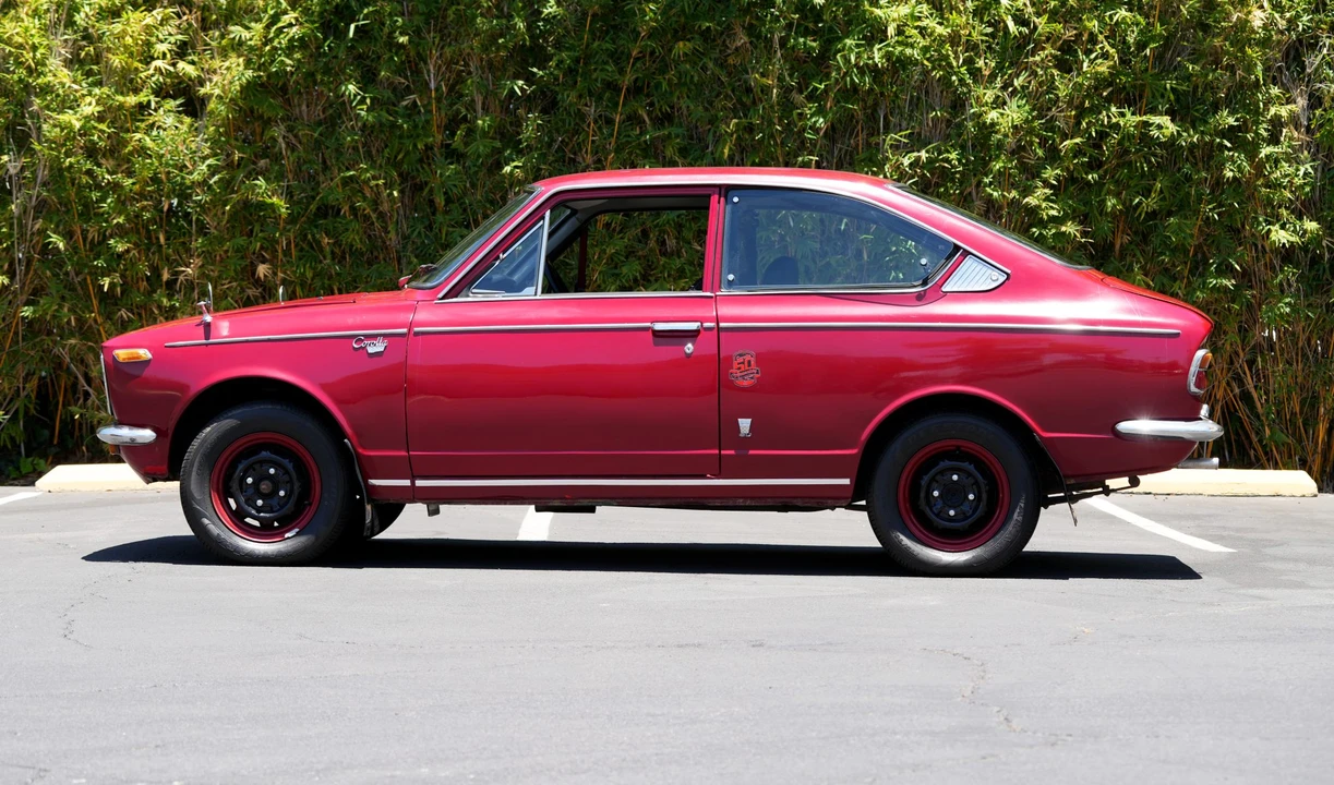 Toyota Corolla - Image 19 of 31