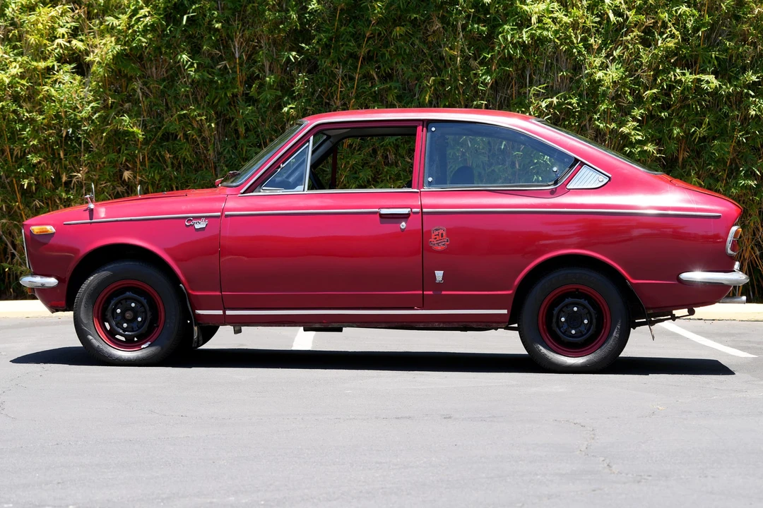Toyota Corolla - Image 20 of 31