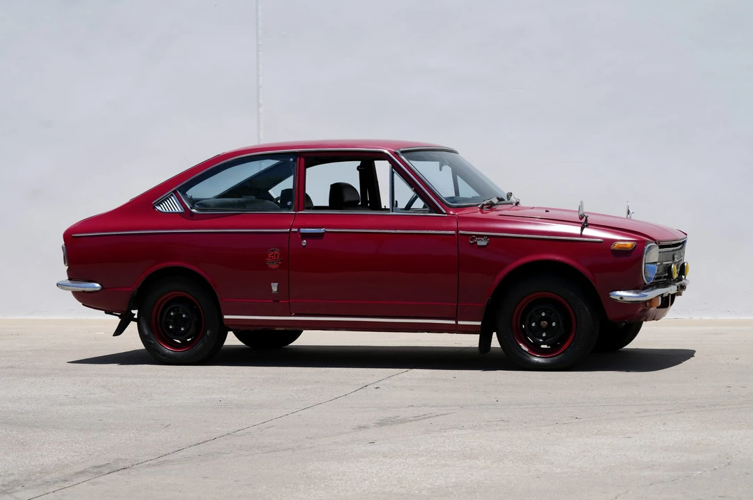 Toyota Corolla - Image 8 of 31