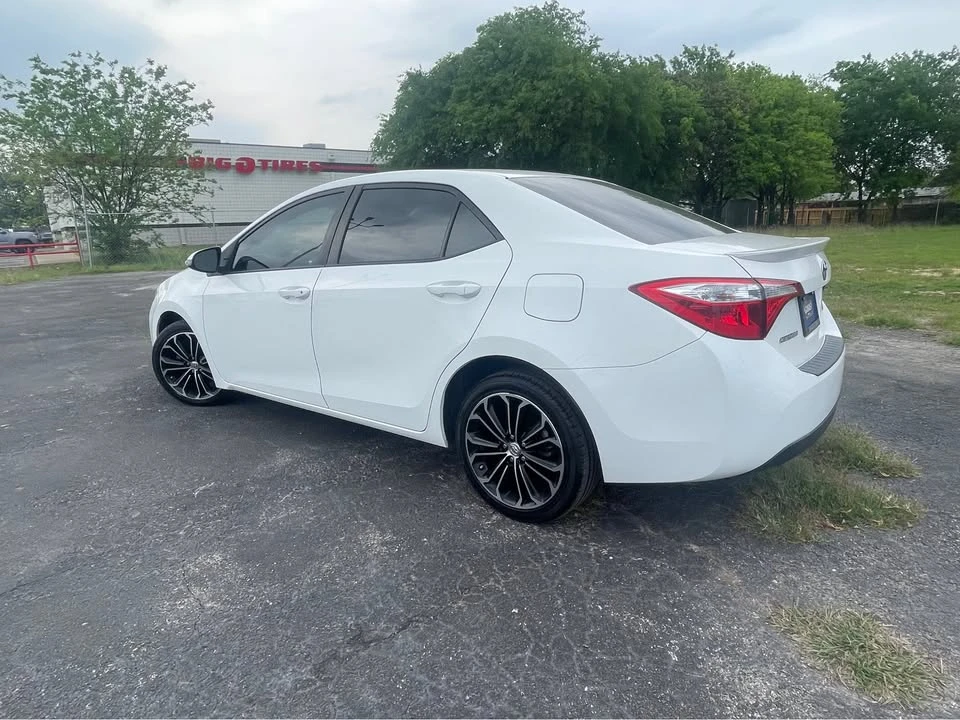 2017 Toyota Corolla 11th Gen - Image 2 of 5