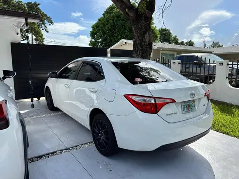 2016 Toyota Corolla 11th Gen - Image 3 of 4