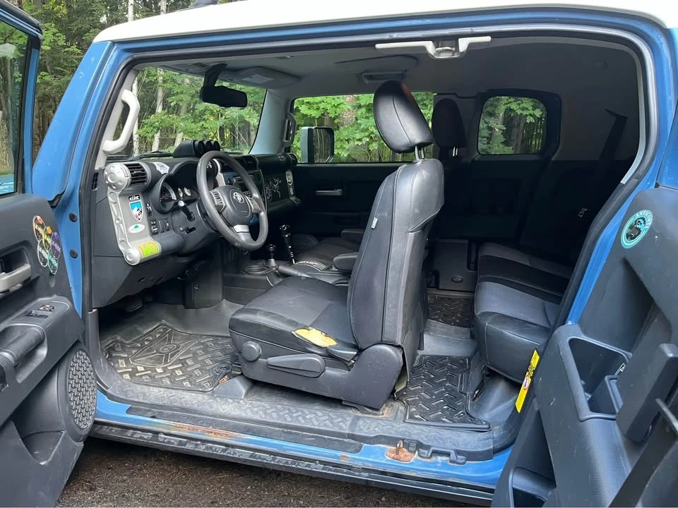 2012 Toyota FJ Cruiser - Image 8 of 9