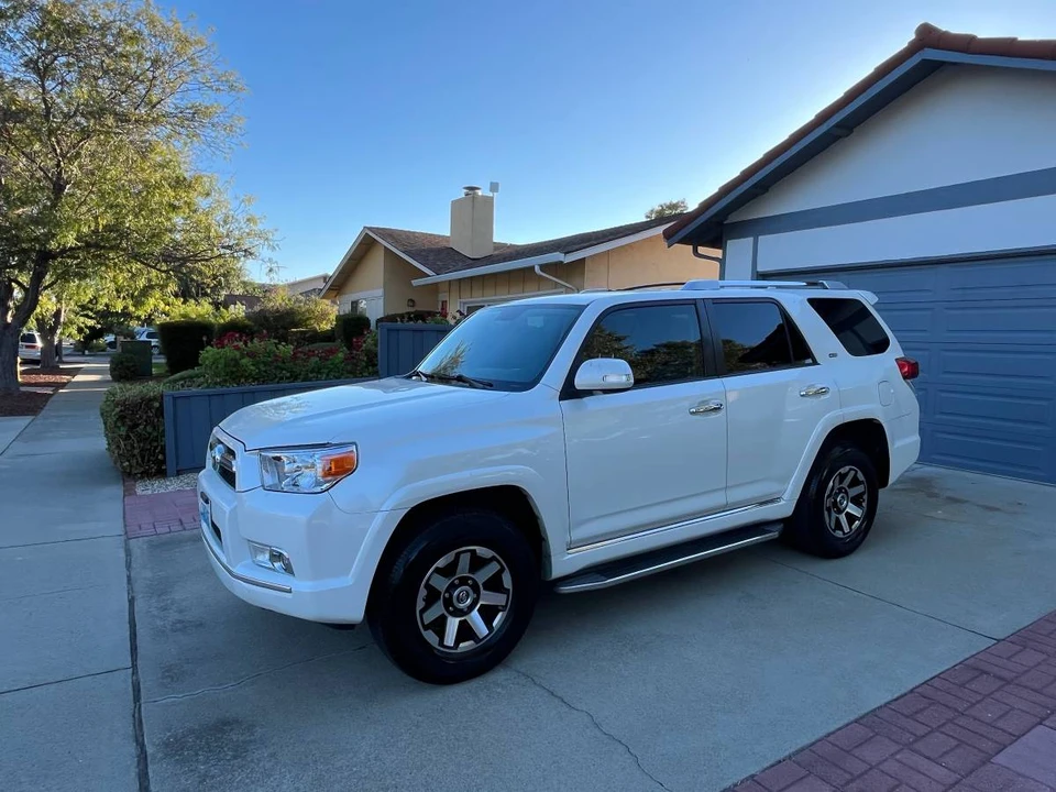 2011 Toyota 4Runner 5th Gen - Image 2 of 12