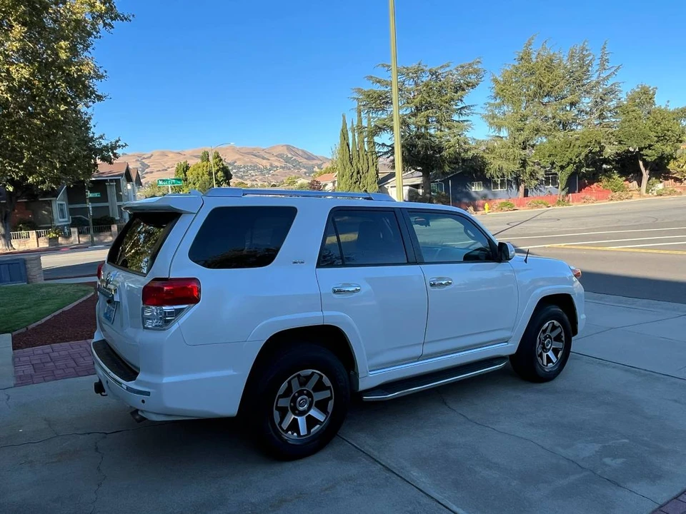 2011 Toyota 4Runner 5th Gen - Image 4 of 12