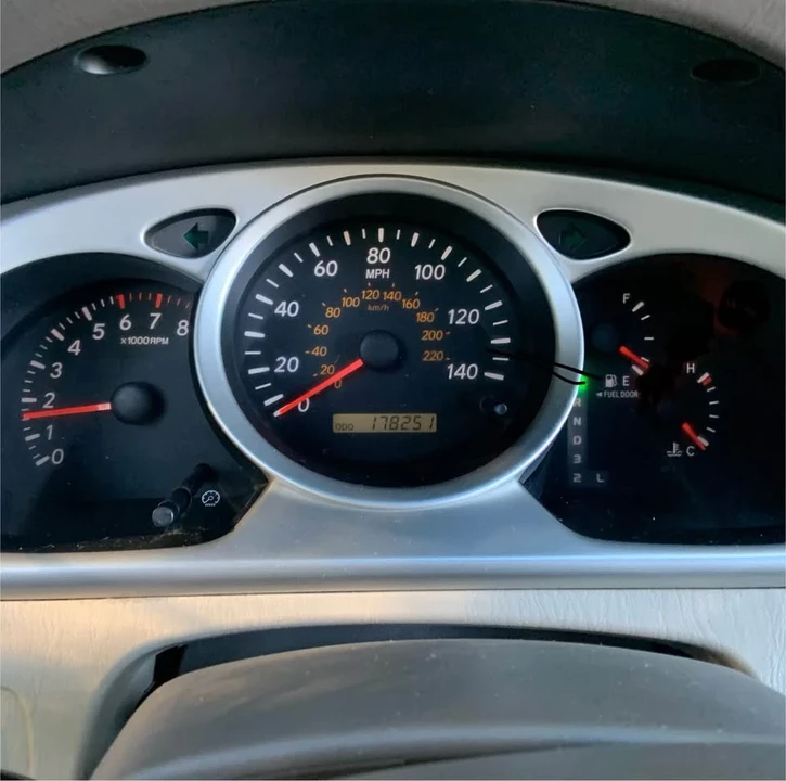 2005 Toyota Highlander - Image 9 of 9