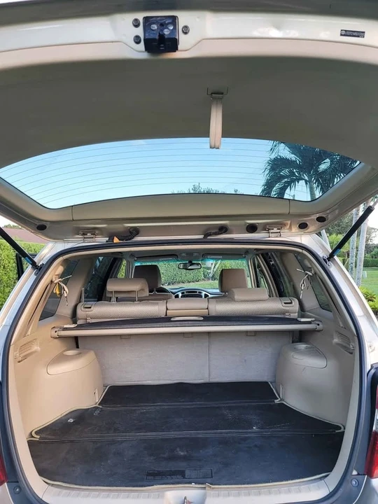 2005 Toyota Highlander - Image 5 of 10