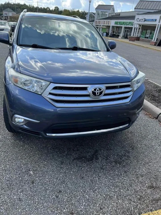 2011 Toyota Highlander - Image 4 of 4