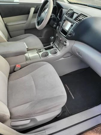 2013 Toyota Highlander - Image 6 of 18